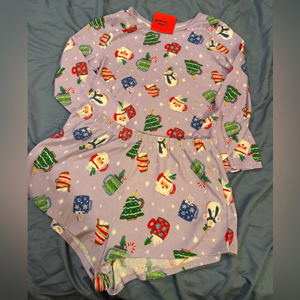 Old Navy Lavender Holiday Print Long Sleeve pajama set